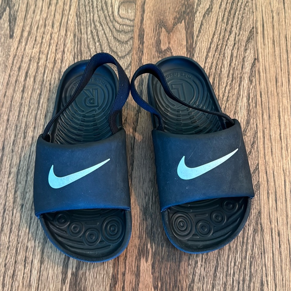 Nike sandals toddler size 10
